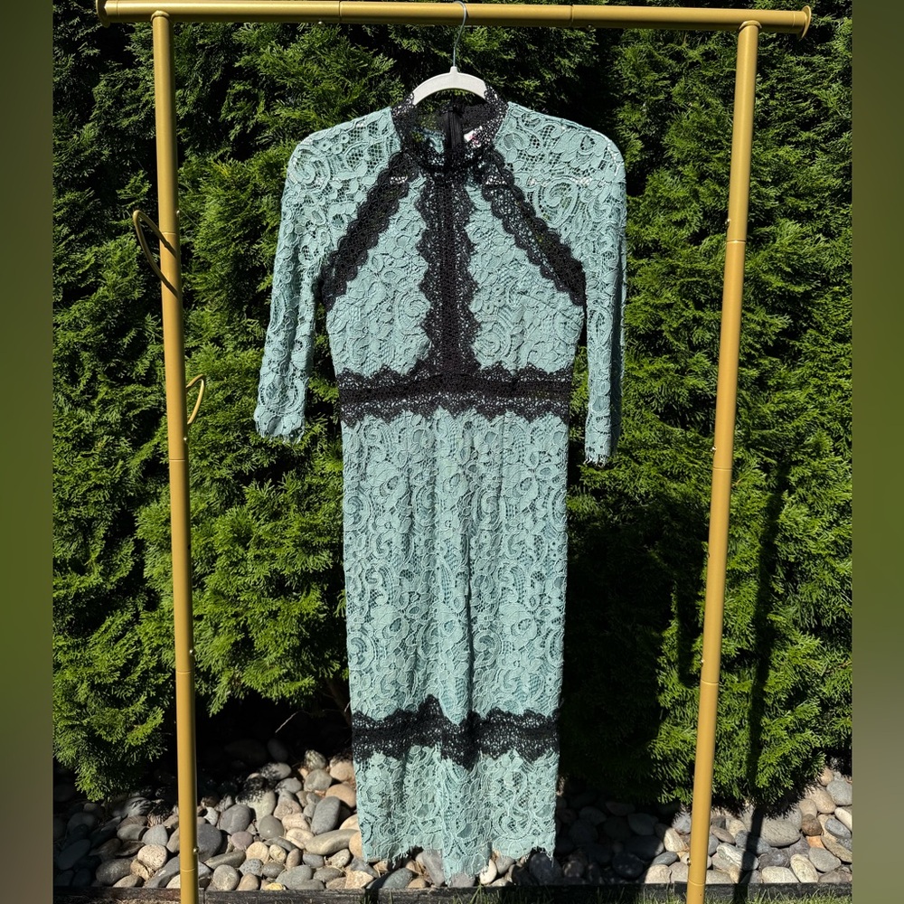 L'ATISTE Green Lace Midi Dress with Black Details